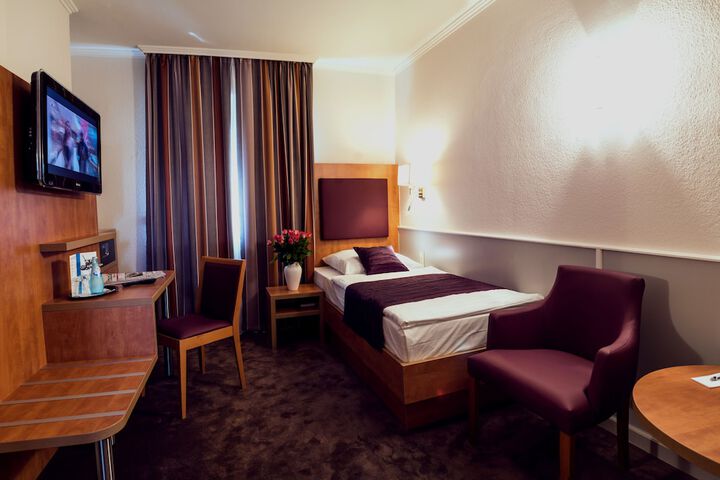 Room 22 of 40