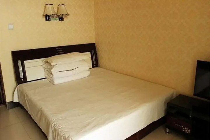 Room 3 of 10
