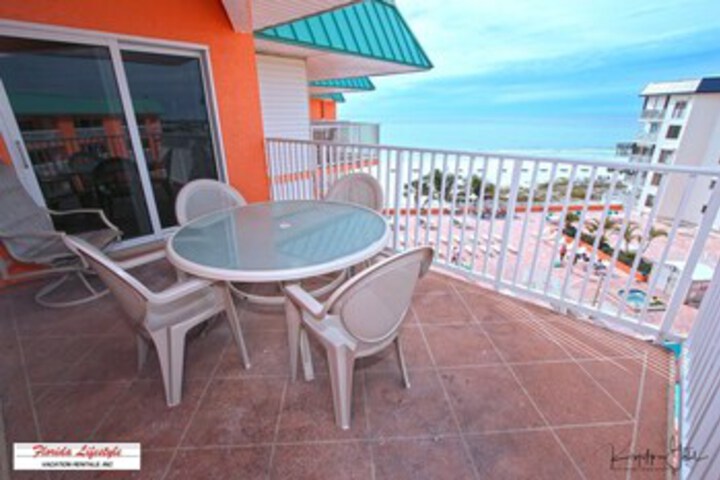 Terrace/Patio 3 of 27