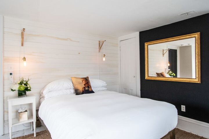 1 Queen Bed (11 of 11)