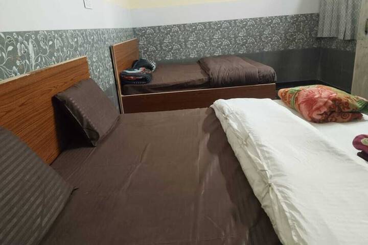Room 8 of 17