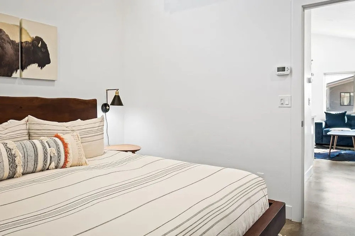 Room 3 of 18