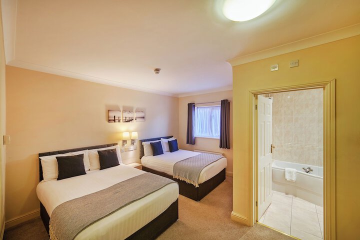 Room 16 of 143