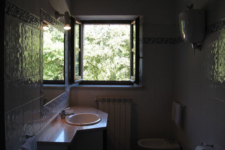 Room 38 of 74
