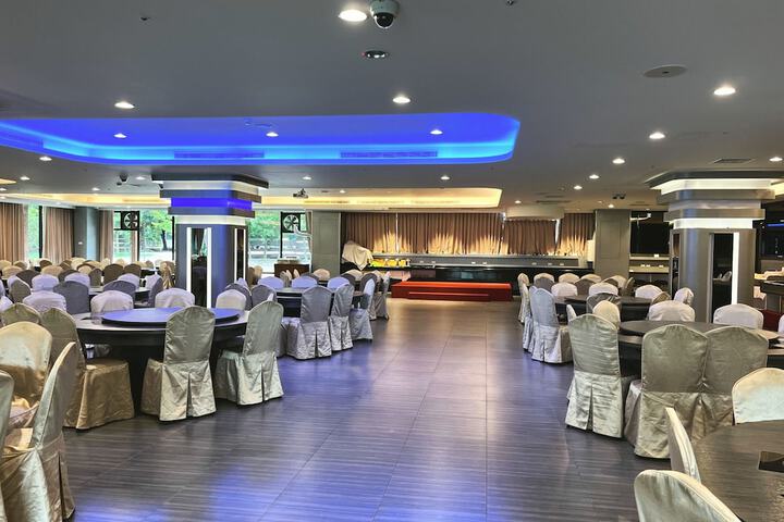 Ballroom/Hall 118 of 153