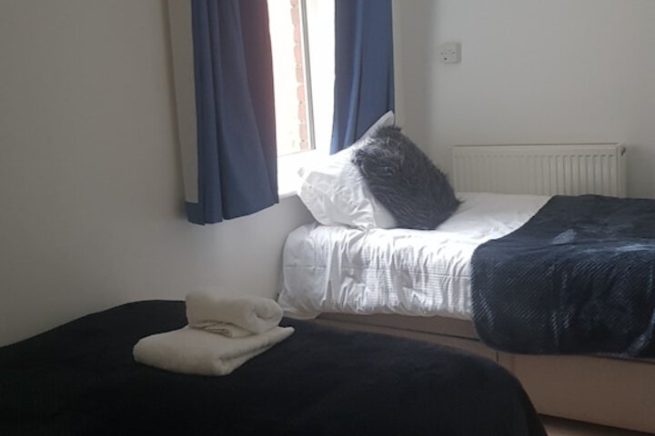 Room 8 of 11
