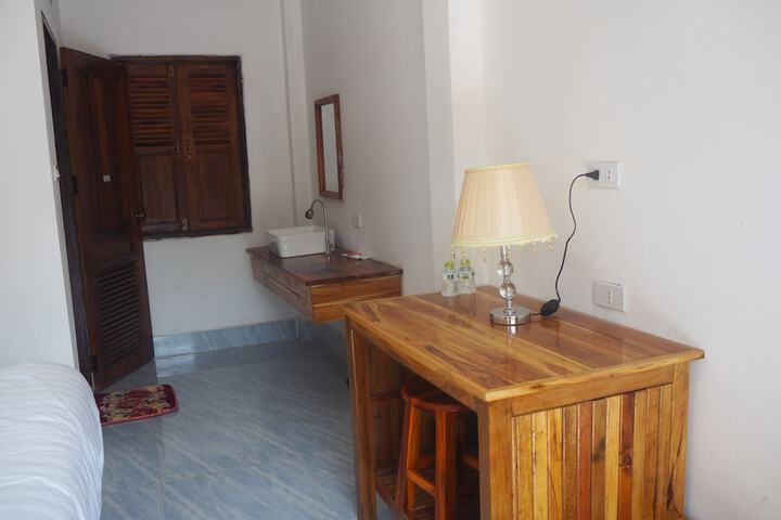 Room 16 of 28