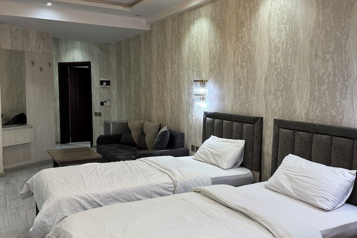 Room 18 of 68