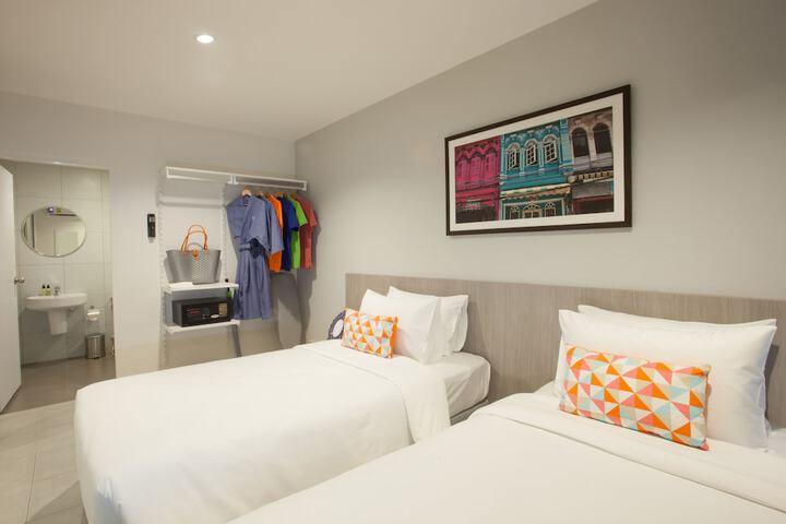 Room 8 of 91
