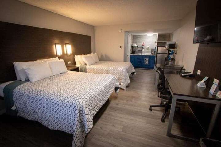 2 Queen Beds (2 of 46)