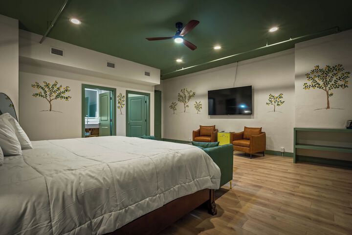 Room 28 of 111