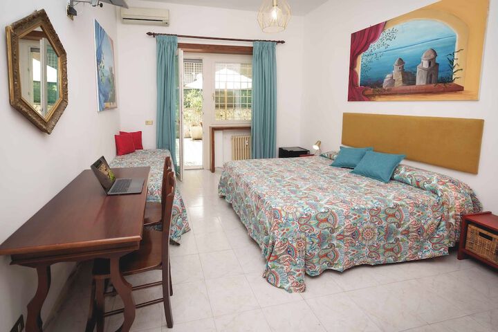 Room 9 of 29