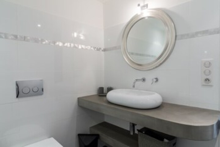 Room 2 of 29
