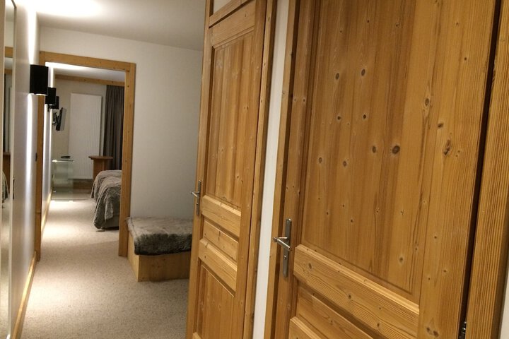 Room 17 of 104