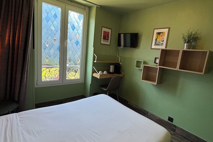 Room 35 of 76