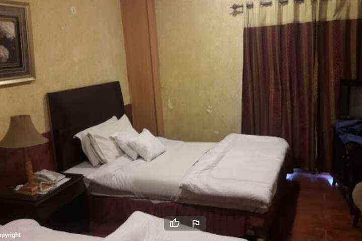 Room 25 of 27