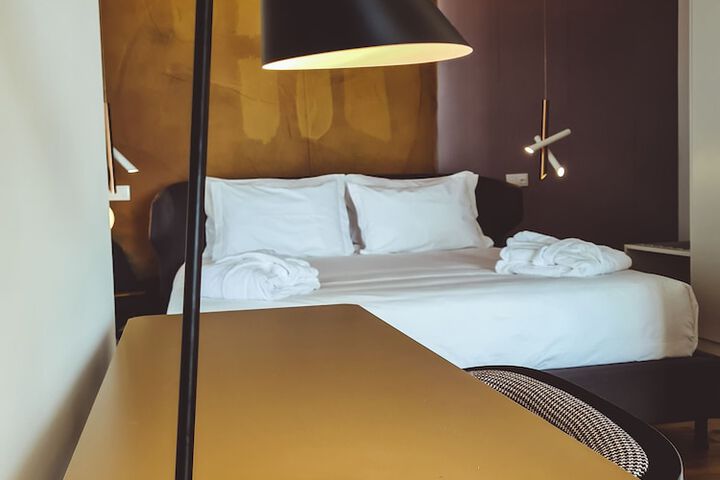 Room 15 of 100