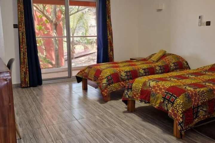 Room 10 of 90