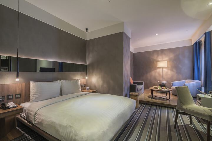 Room 44 of 108