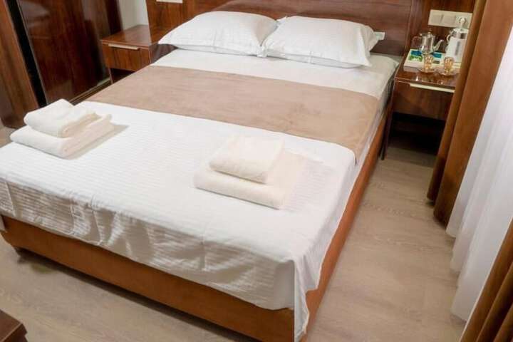 Room 3 of 7