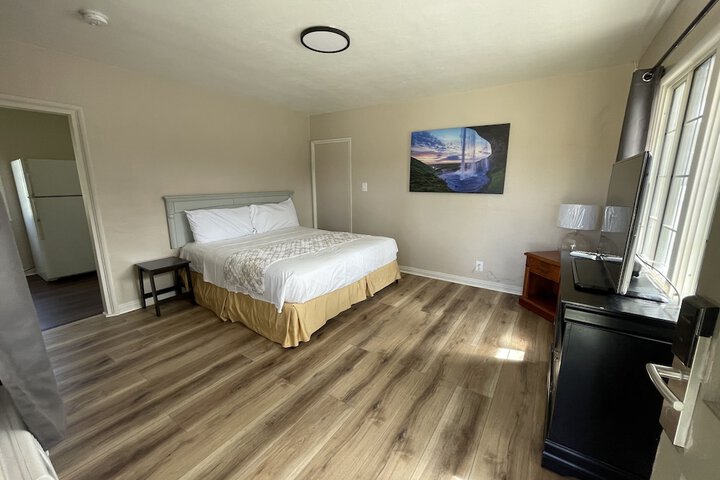Room 12 of 90