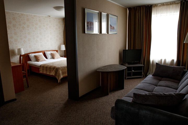 Room 61 of 102