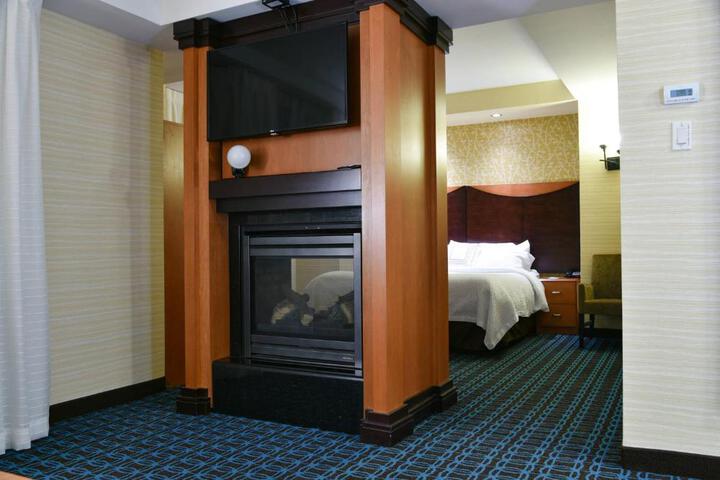 1 Standard King Bed Room (1 of 13)