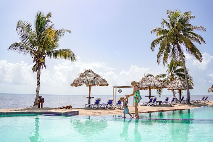 Hotel Pool