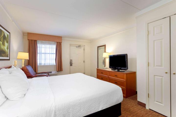 Double Accessible King Size Bed (4 of 5)