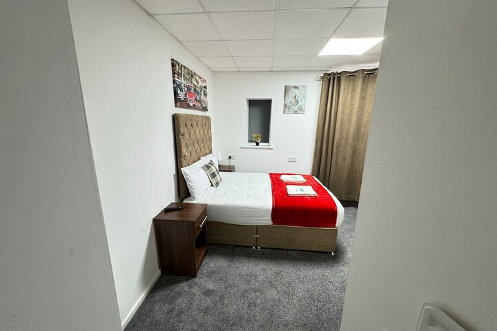 Room 8 of 25