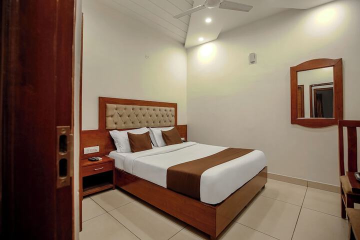 Room 15 of 51