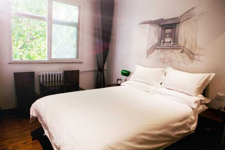 Room 10 of 27
