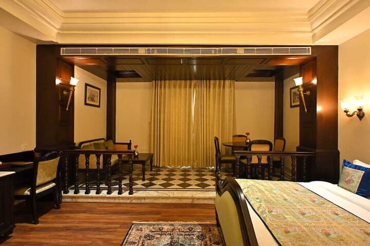 Room 37 of 161