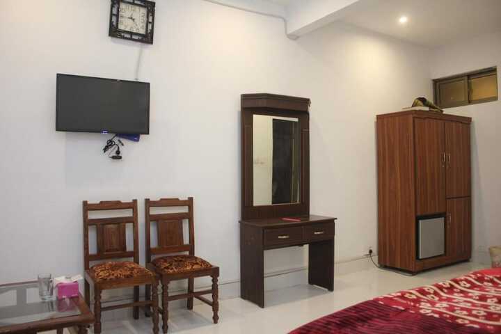 Room 7 of 43