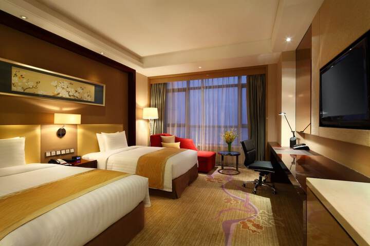 Room 5 of 49