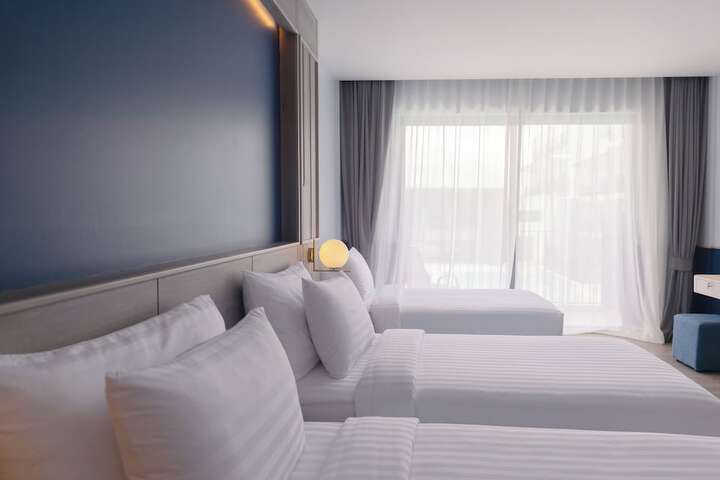 Room 26 of 80