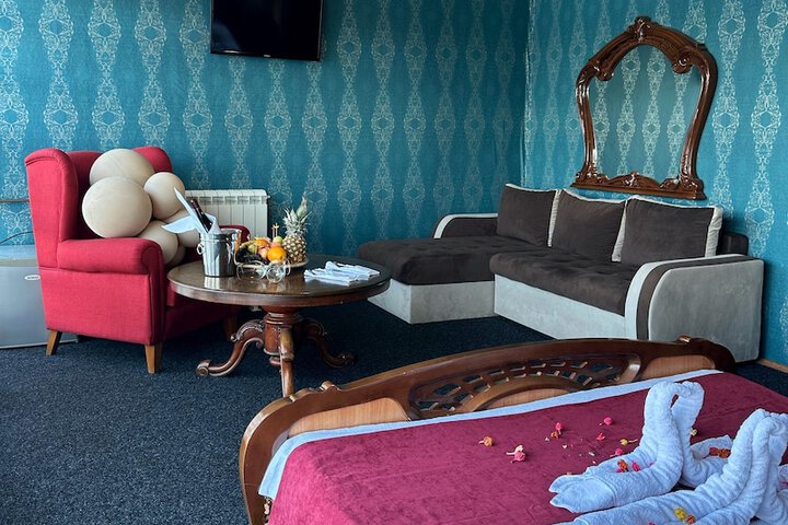 Room 41 of 83