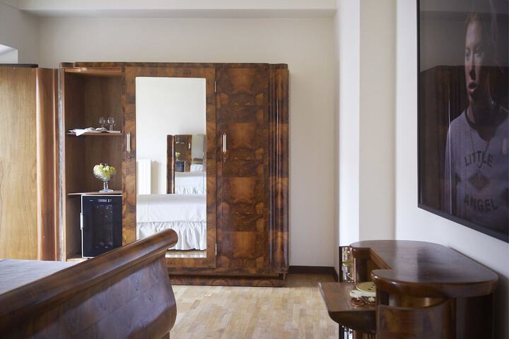 Room 10 of 70
