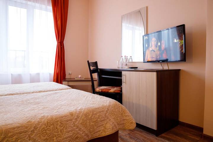 Room 12 of 37