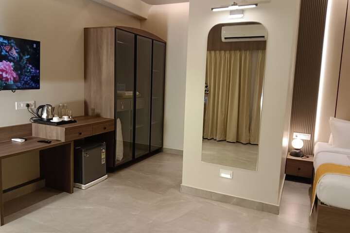 Room 10 of 60