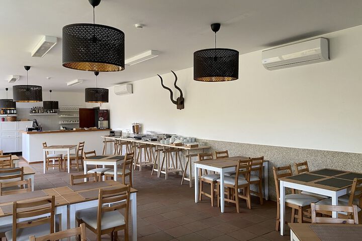 Snack bar