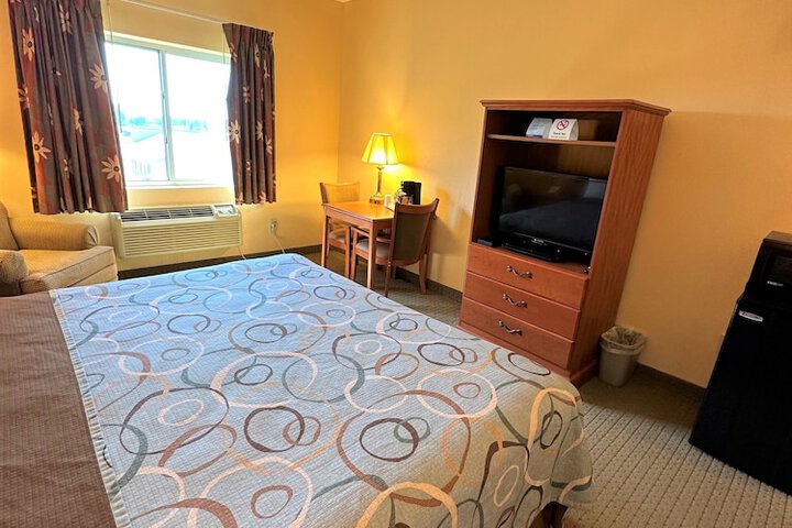 1 King Bed (21 of 32)