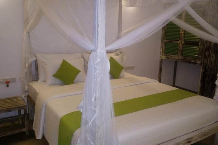 Room 8 of 38