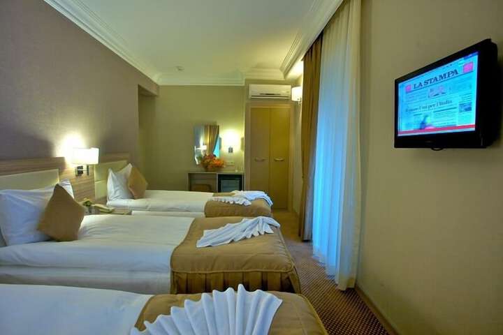 Room 15 of 32