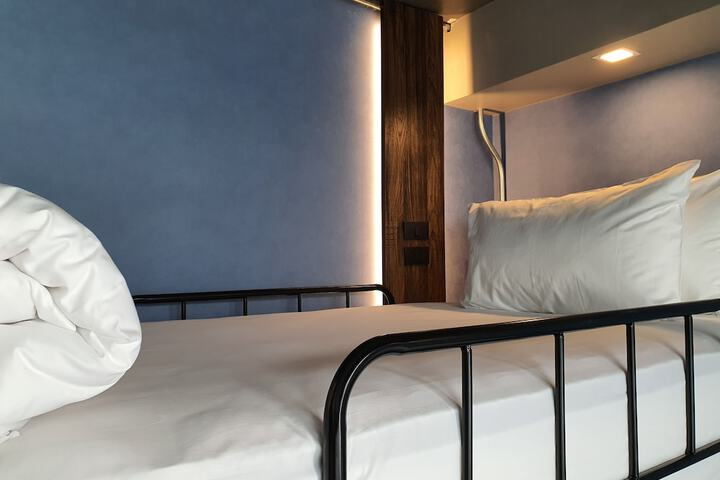 Room 40 of 98