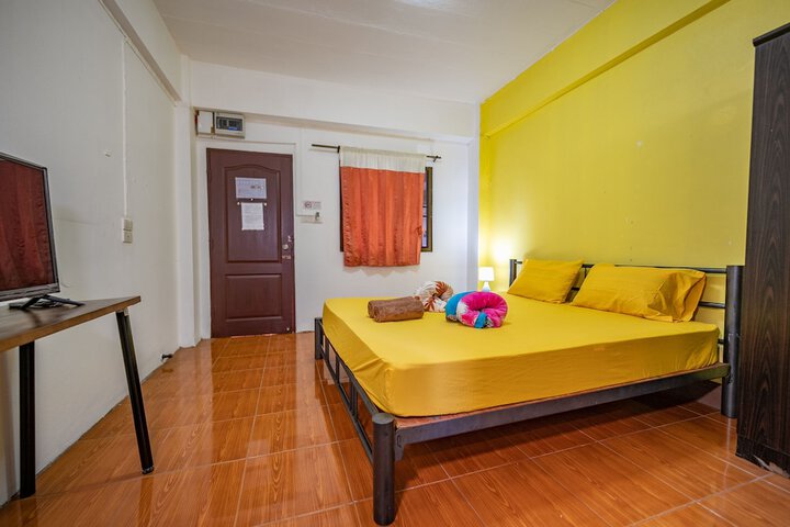 Room 5 of 15