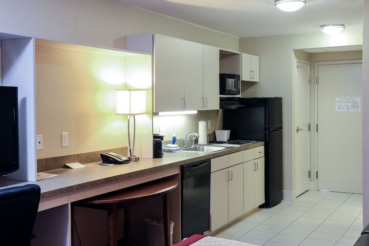 1 King Bed Suite (6 of 8)