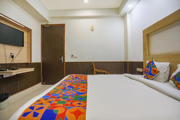 Room 16 of 39