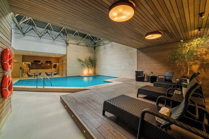 Hotel with Pool