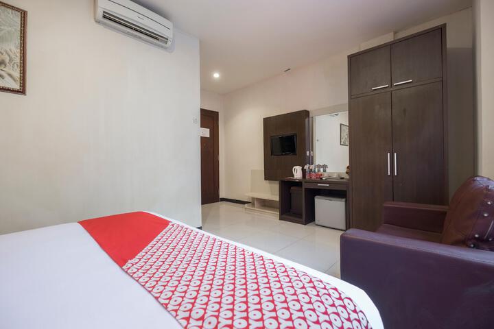 Room 27 of 27